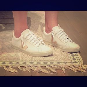 Veja Esplar sneakers, excellent condition!
